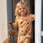 Niña llevando pijama 2-3 de Not today, houston