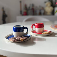 fotografia de tazas tu y yo rojo y azul