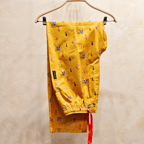 Pantalón de pijama largo con estampado divertido inspirado en el icónico Mankini, diseño de Libertad Suárez, hecho en Villaconejos.